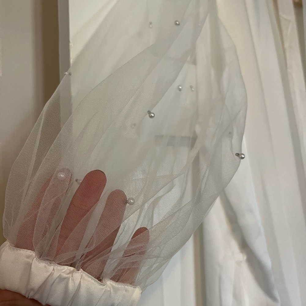 Pearl Wedding Robe - Picture 5 of 8